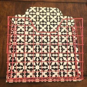 Renewing Minds hanging wall basket